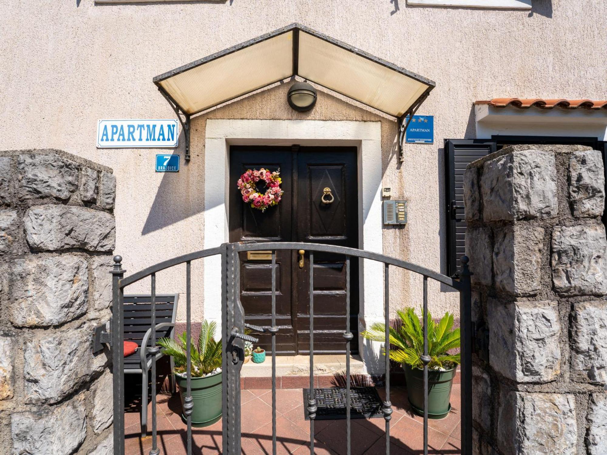 Apartment Lovrano-2 By Interhome Εξωτερικό φωτογραφία